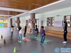 取同窗们进行对话、互